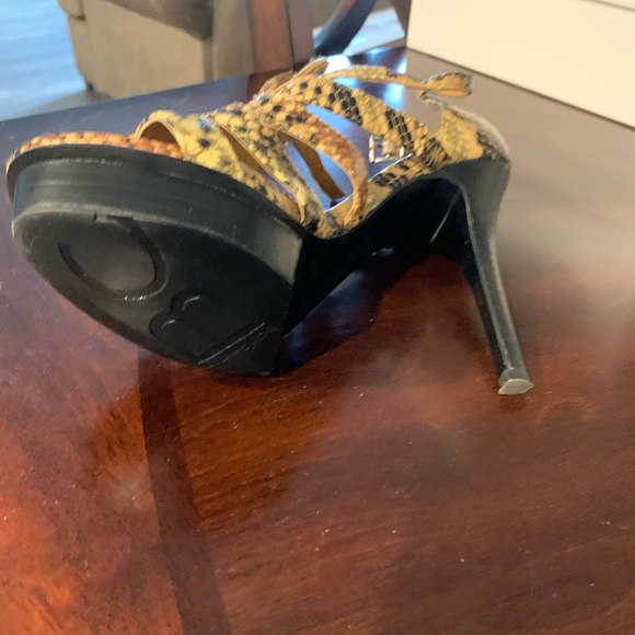 Sandals - Picture 4 of 6